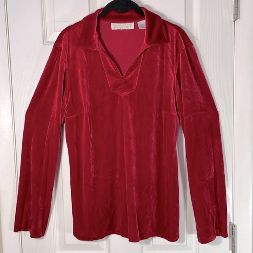 VS Sport VTG woman’s LG pull over red velvet like tunic top Vcollar split wrist